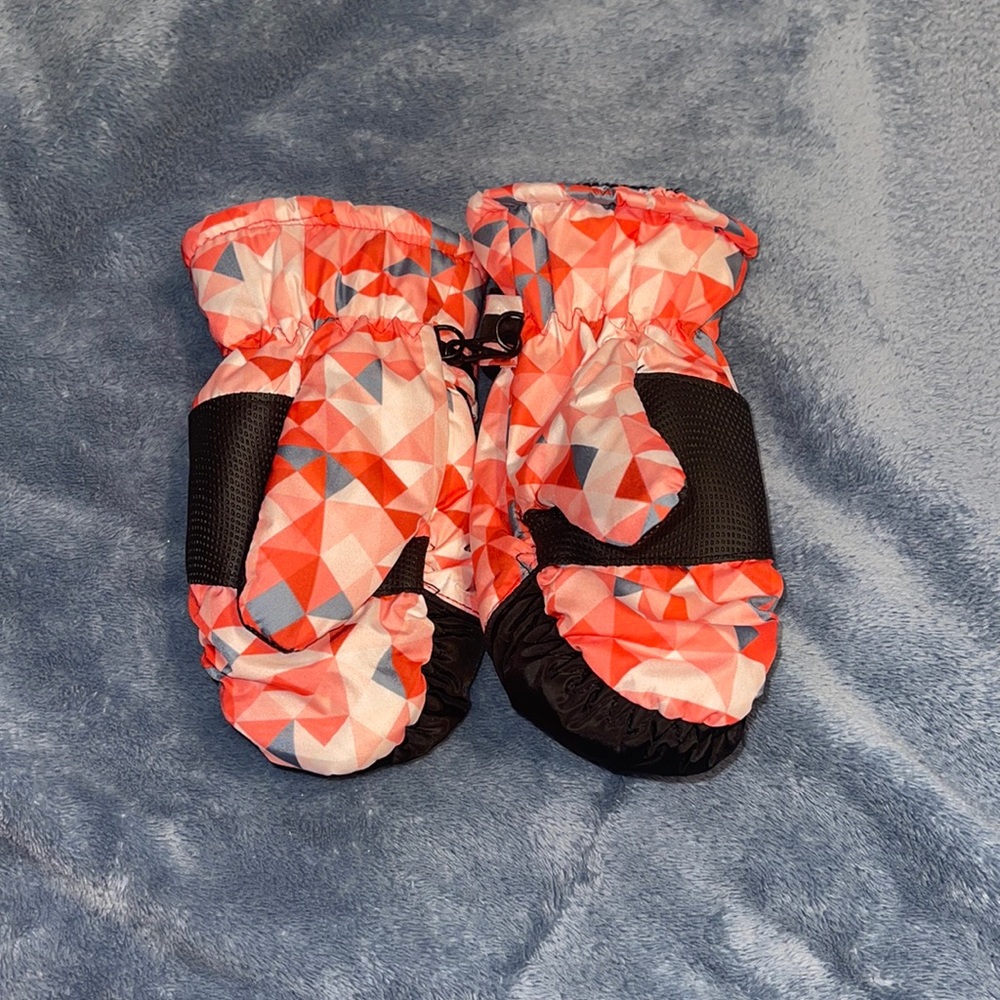 Kids mittens do nice